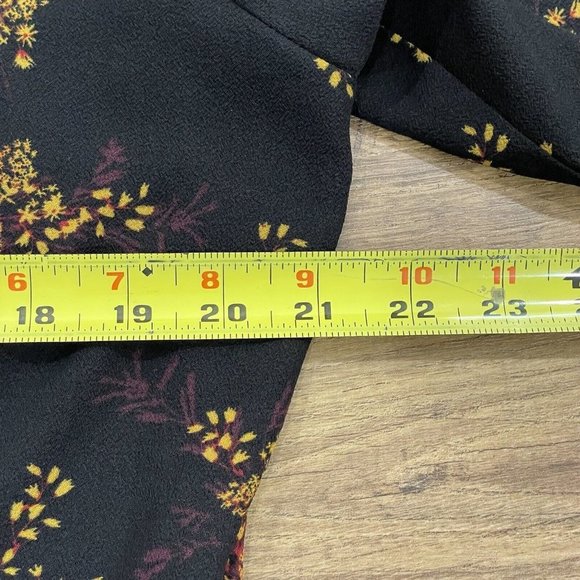 1. STATE Top Womens L Wild Country Blooms Peplum Blouse Wrap Floral V-Neck Black - Picture 14 of 14